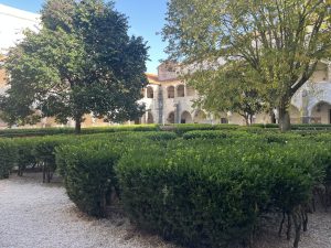 Os claustros do Centro de Ciência Viva em Estremoz - uma paragem extra durante o Passeio a pé em Estremoz com a RMAE