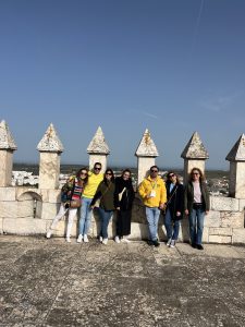 No topo da Torre Menagem do Castelo de Estremoz - foto de grupo com o guia, João Bravinho. 